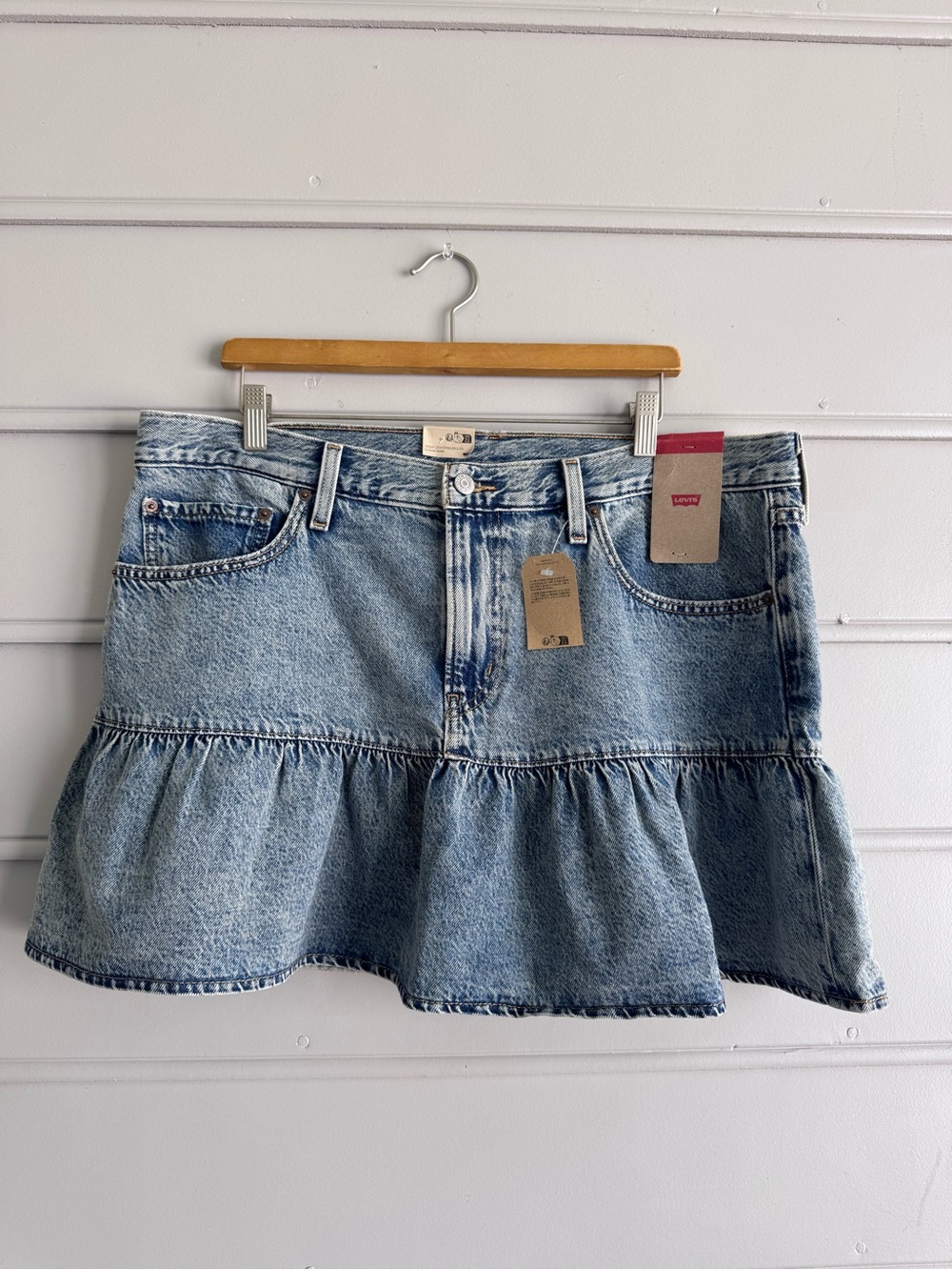 NWT Levi's Light Blue Denim Ruffle Mini Skirt